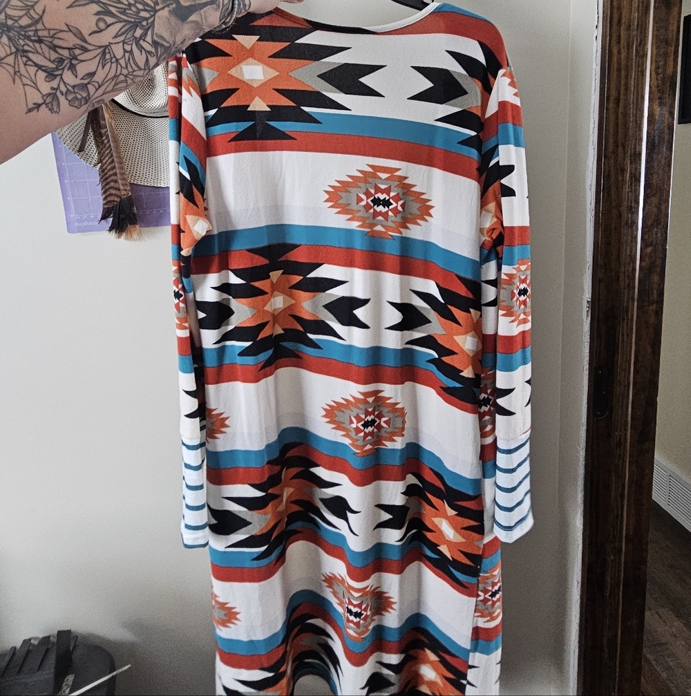 Colorful Geometric Patterned Cardigan - Picture 2 of 3